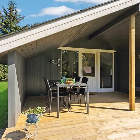Pet Friendly In With Kitchen Holiday home *